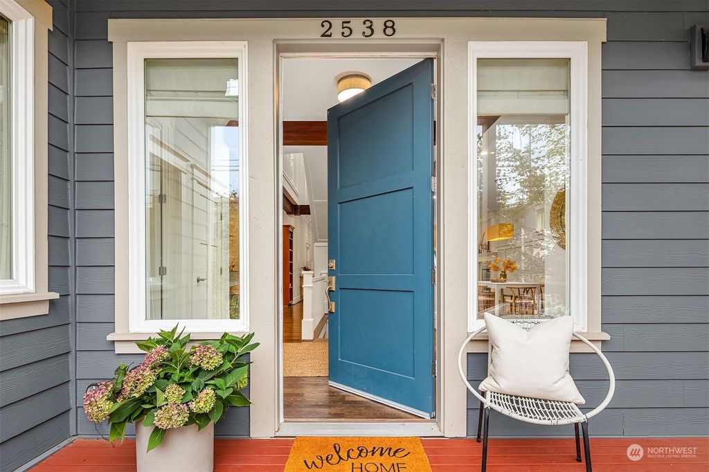 Photo of 2538 35th Avenue W, Seattle, WA 98199 (MLS # 2295451)