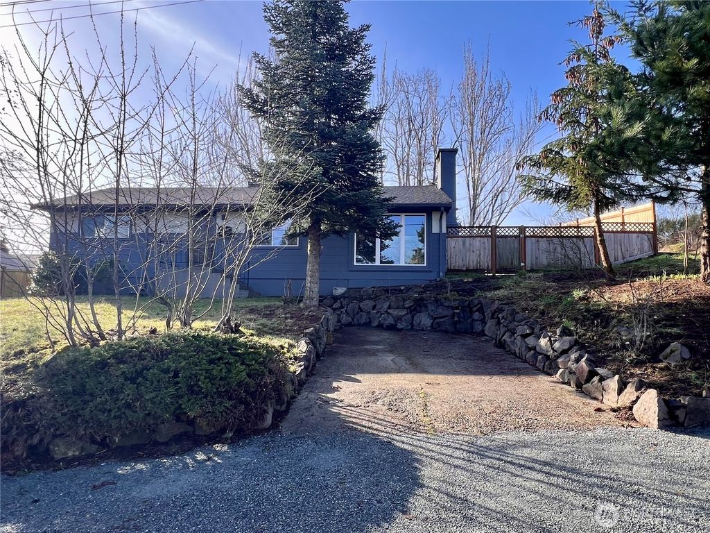 Photo of 6819 S 124 Street, Seattle, WA 98178 (MLS # 2340296)