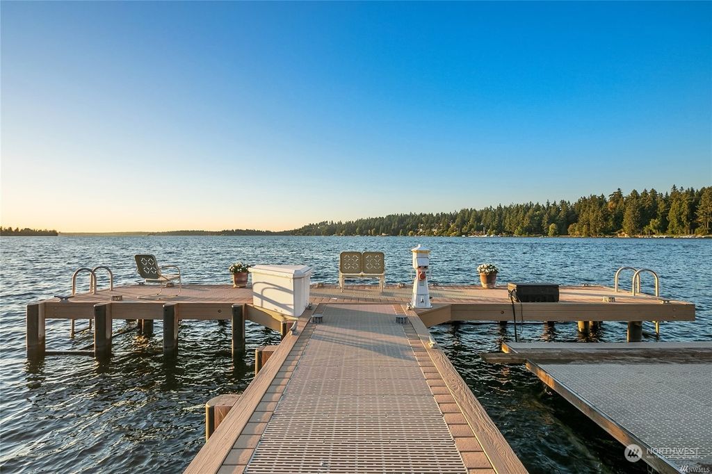 Photo of 3310 97th Avenue SE, Mercer Island, WA 98040 (MLS # 2076432)