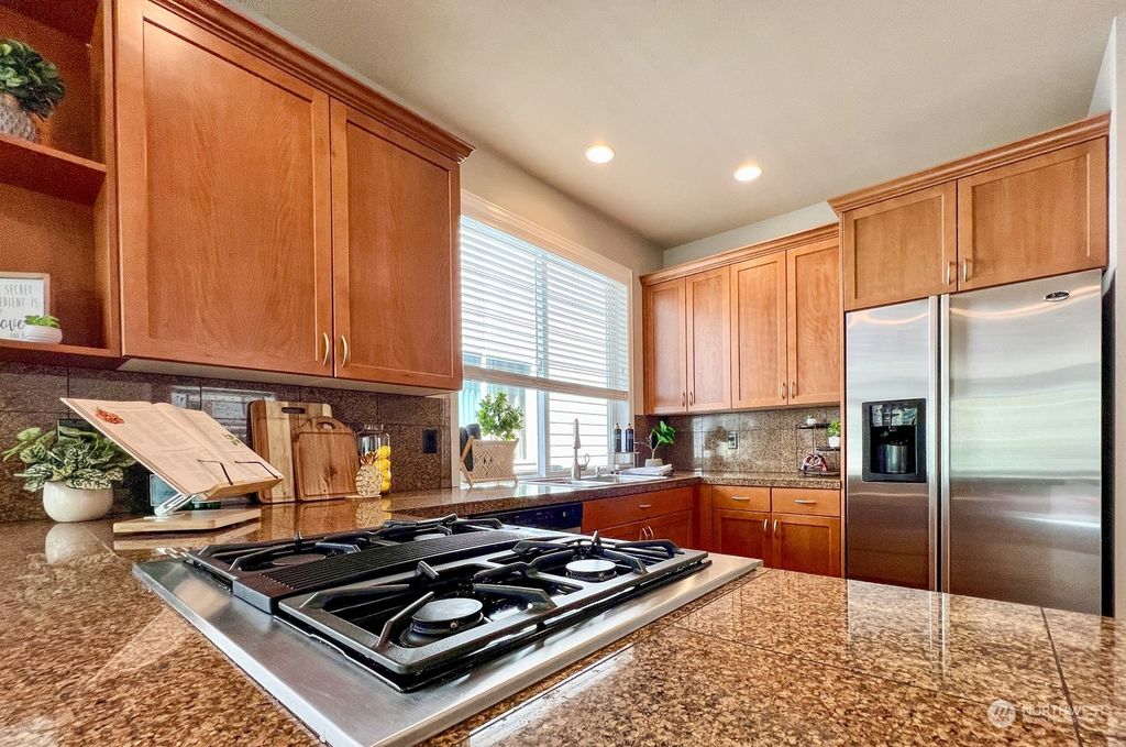 Photo of 6625 W Crest View Loop SE, Snoqualmie, WA 98065 (MLS # 2235393)
