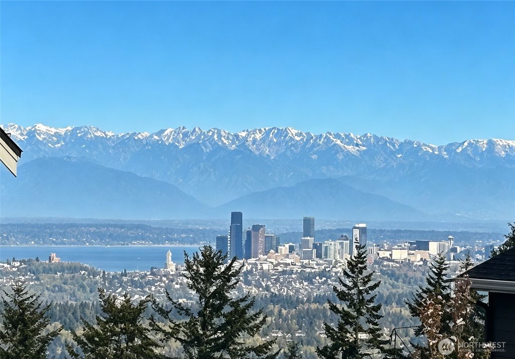 Photo of 7050 171st Avenue SE, Bellevue, WA 98006 (MLS # 2498849)