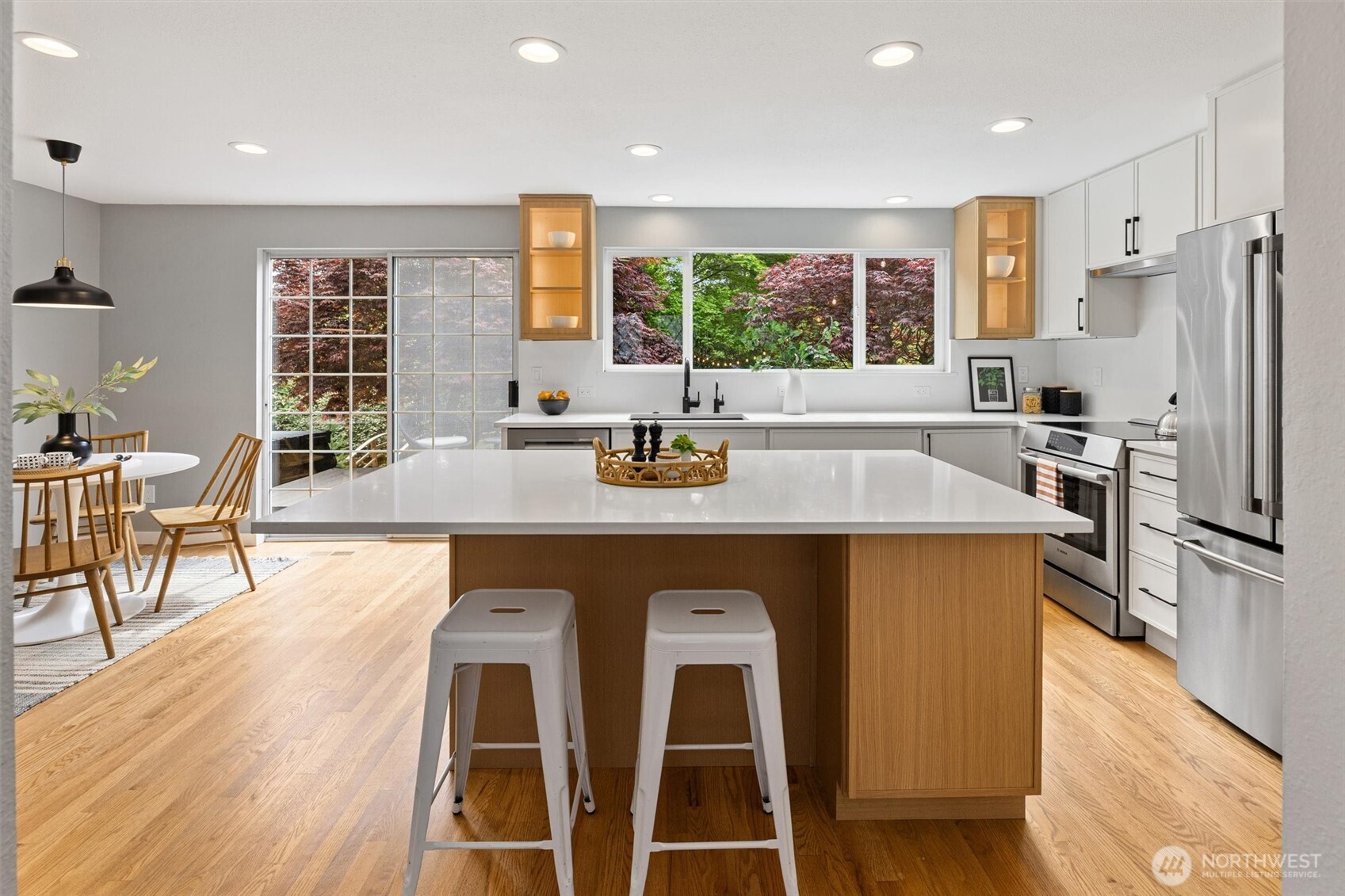 9226 Matthews Avenue NE