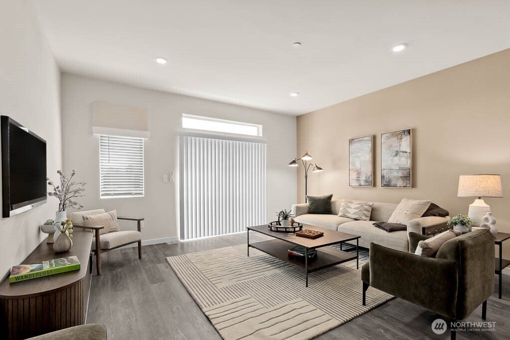 Photo of 14707 87th Avenue SE #EE7, Snohomish, WA 98296 (MLS # 2452795)