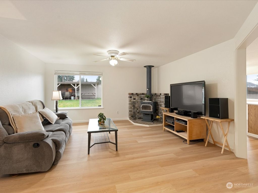 Photo of 12432 46th Drive SE, Everett, WA 98208 (MLS # 2199752)