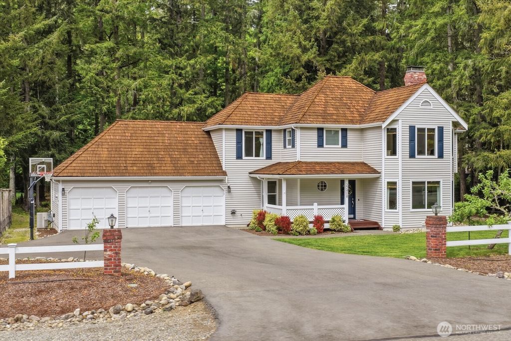 Photo of 22408 NE 46th Street, Redmond, WA 98053 (MLS # 2521369)