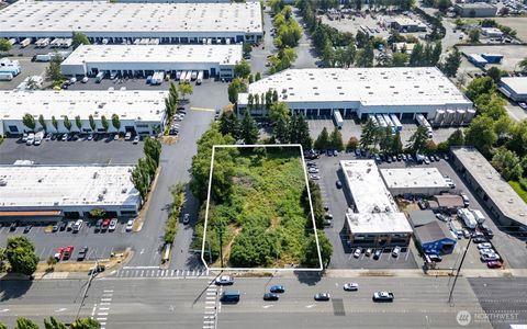8425 S 216th Street Kent WA 98032