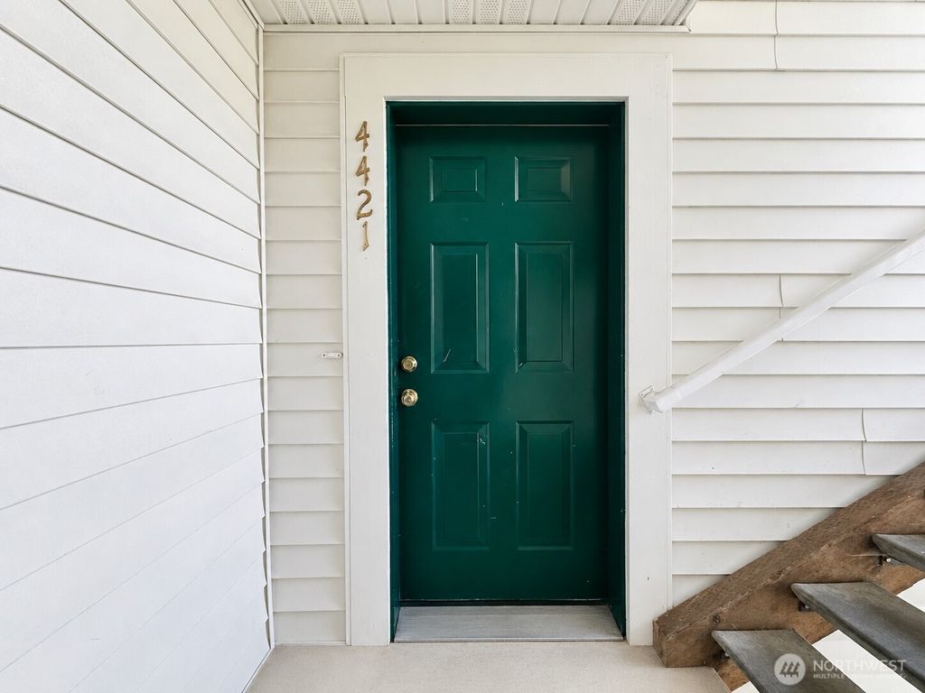 Photo of 4421 249th TER SE, Sammamish, WA 98029 (MLS # 2531135)