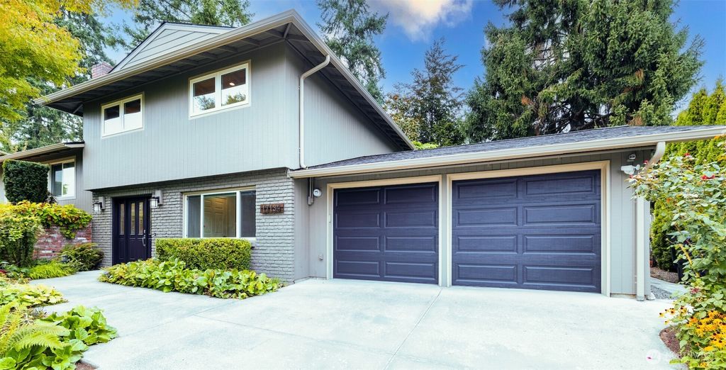 Photo of 17134 NE 8th Place, Bellevue, WA 98008 (MLS # 2427618)
