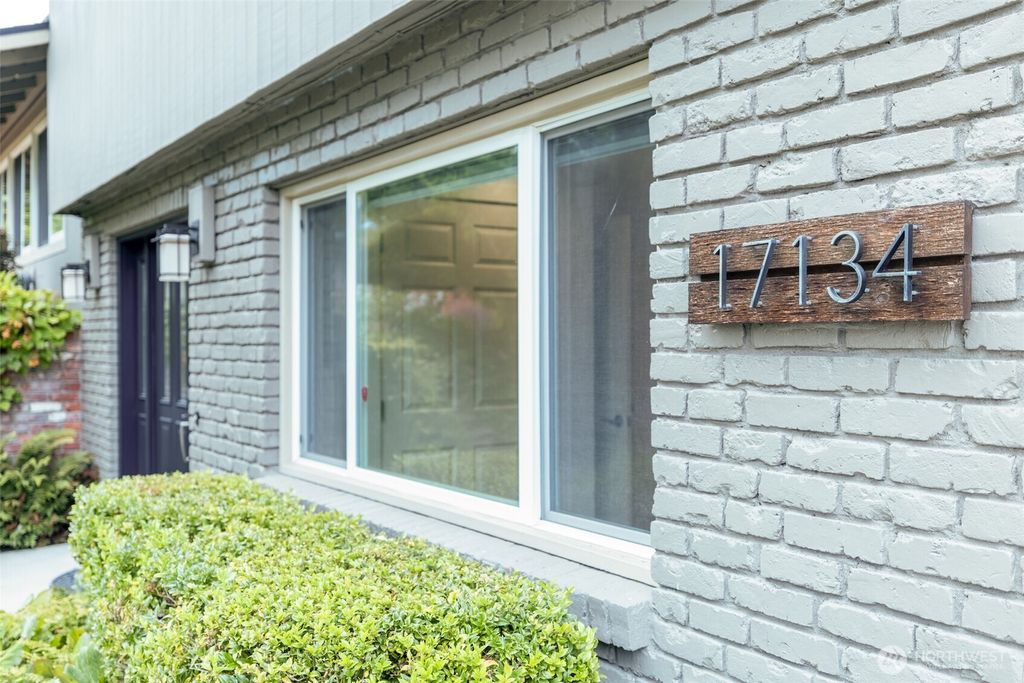 Photo of 17134 NE 8th Place, Bellevue, WA 98008 (MLS # 2427618)
