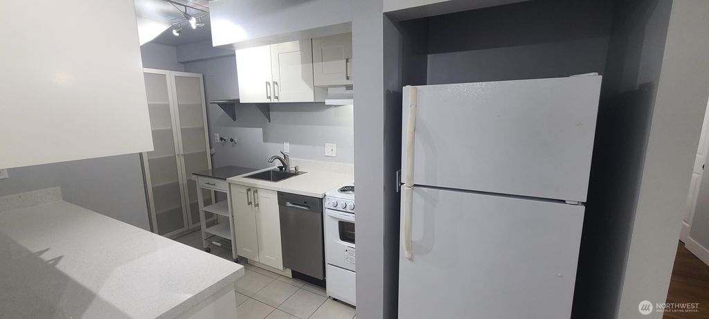 Photo of 8011 12th Avenue NE #LL, Seattle, WA 98115 (MLS # 2501290)