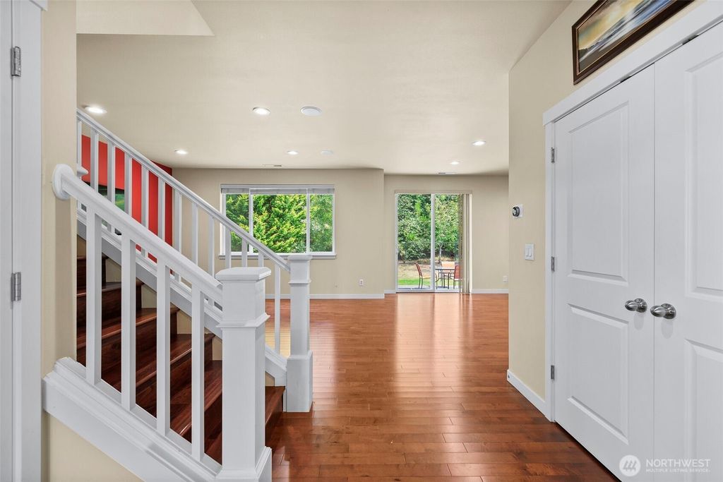 Photo of 10550 NE Sheridan Crescent Cres, Redmond, WA 98053 (MLS # 2424238)