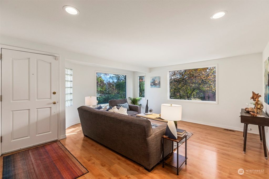 Photo of 8133 32nd Avenue SW, Seattle, WA 98126 (MLS # 2311396)