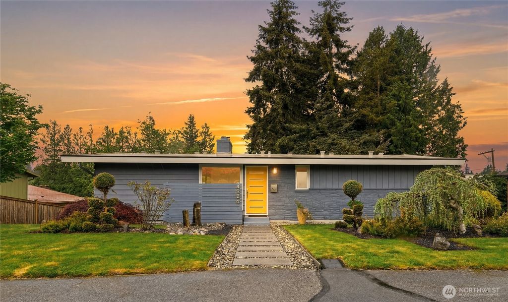 Photo of 4924 Wilmington Avenue, Everett, WA 98203 (MLS # 2524352)