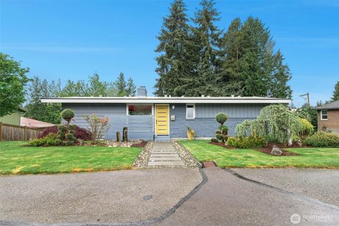 Photo of 4924 Wilmington Avenue, Everett, WA 98203 (MLS # 2524352)