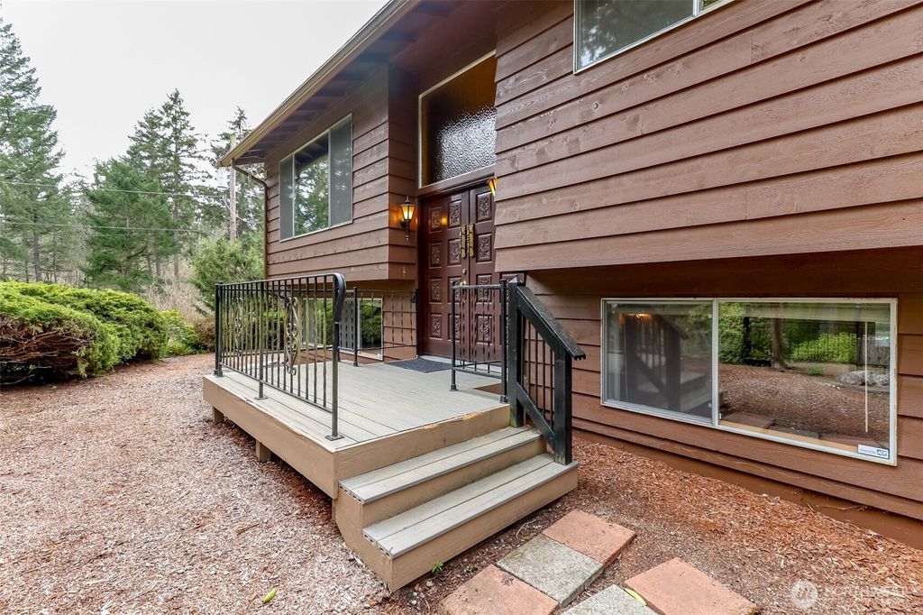 Photo of 25314 48th Avenue Ct E, Graham, WA 98338 (MLS # 2495563)