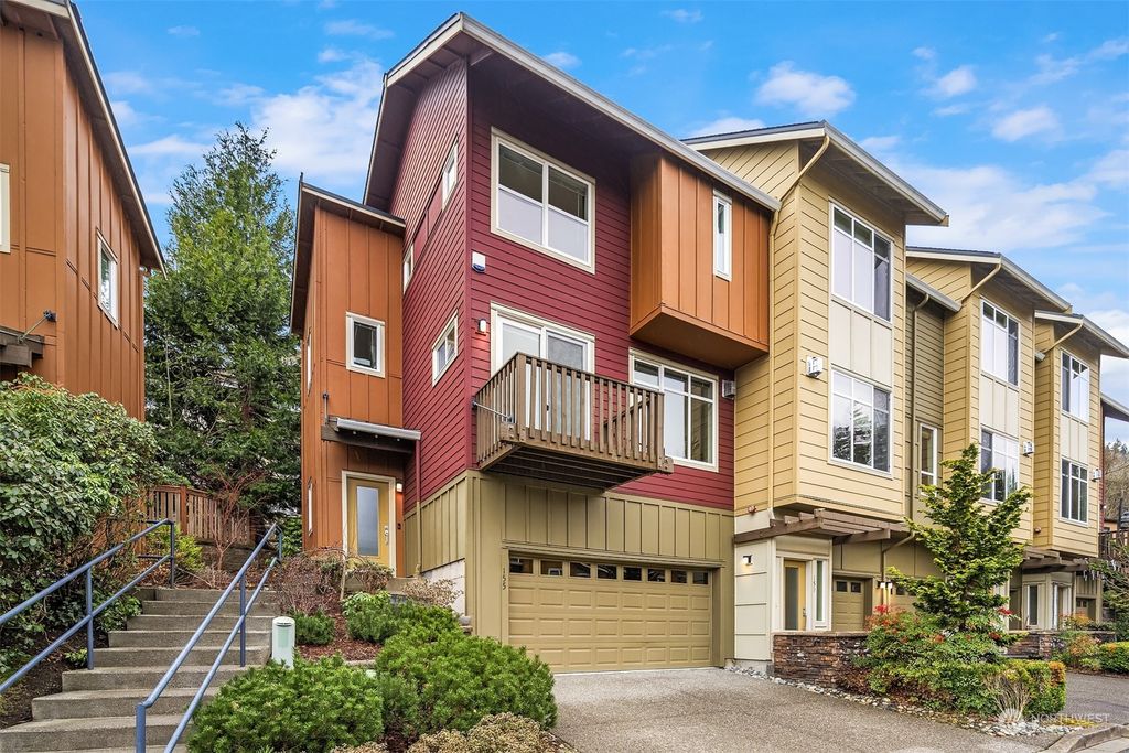 Photo of 155 Cougar Ridge Road NW, Issaquah, WA 98027 (MLS # 2195852)