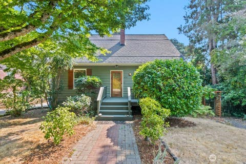 Photo of 6214 24th Avenue NE, Seattle, WA 98115 (MLS # 2573390)