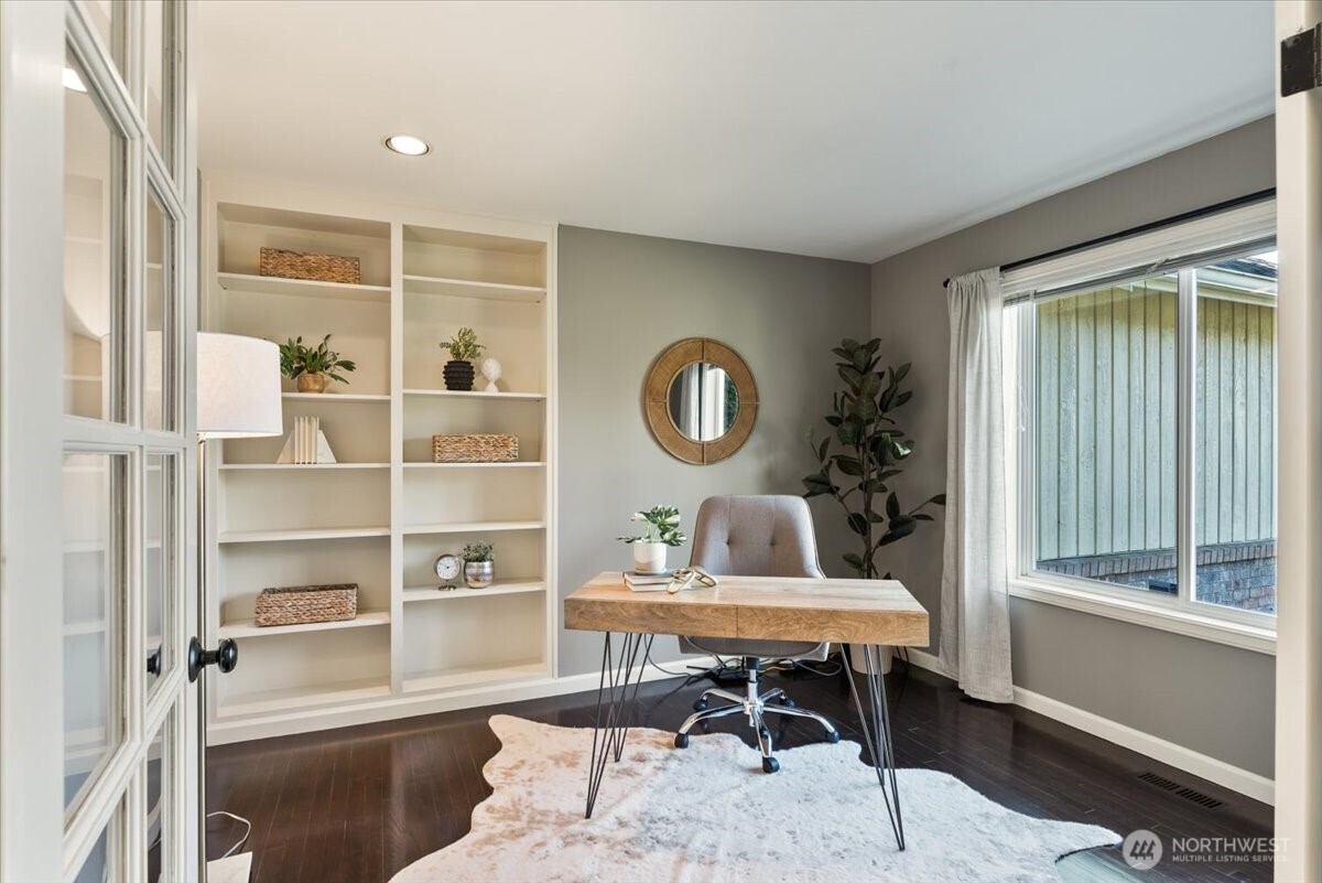 25 W Anadar Place