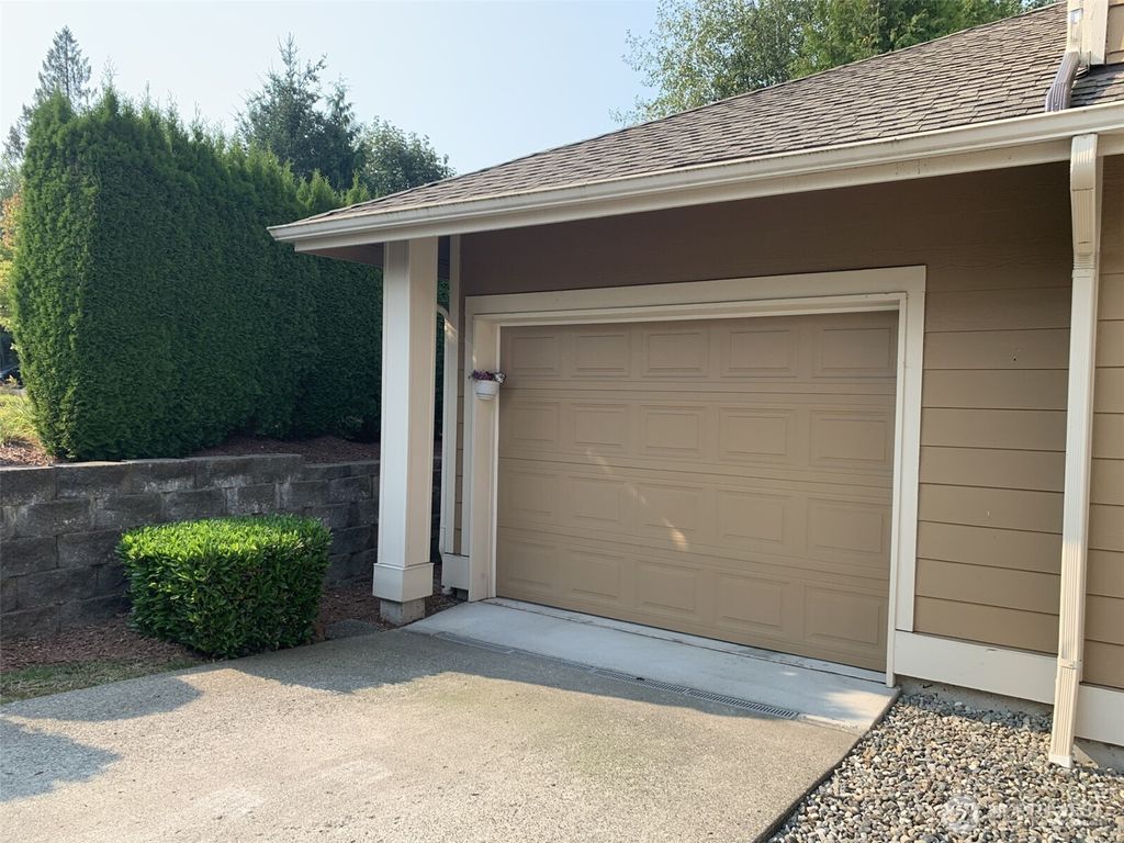 Photo of 23916 NE 115th Lane #204, Redmond, WA 98053 (MLS # 2359187)