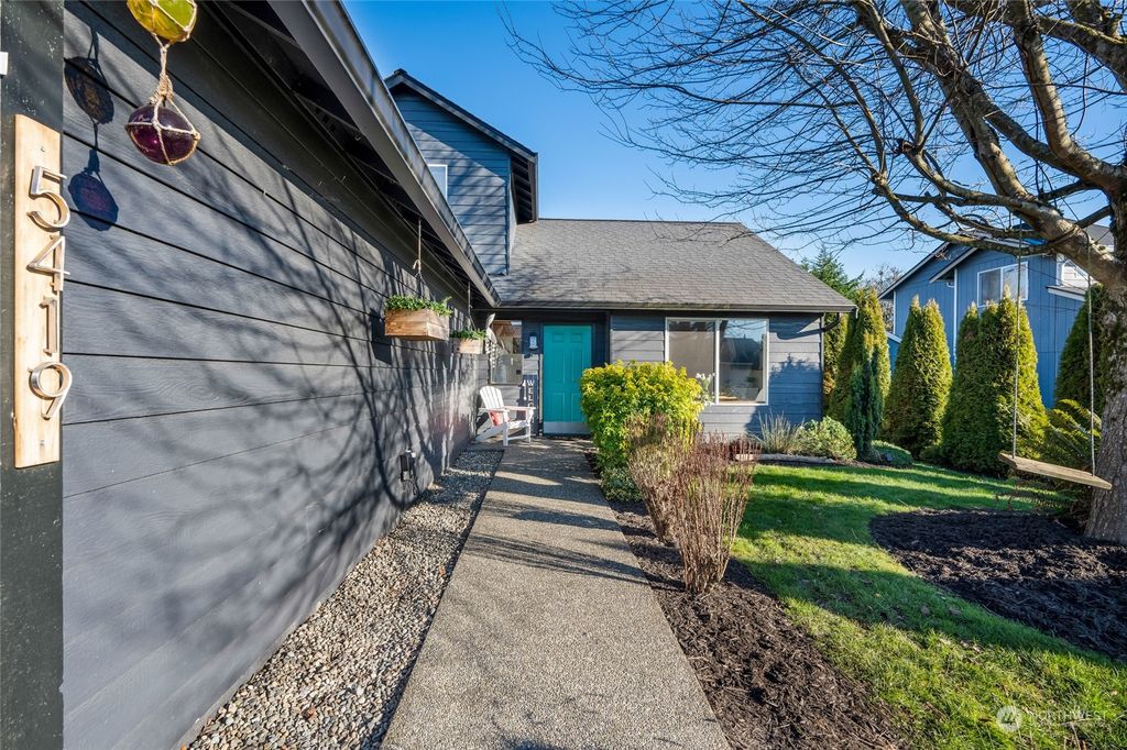 Photo of 5419 59th Place NE, Marysville, WA 98270 (MLS # 2317128)