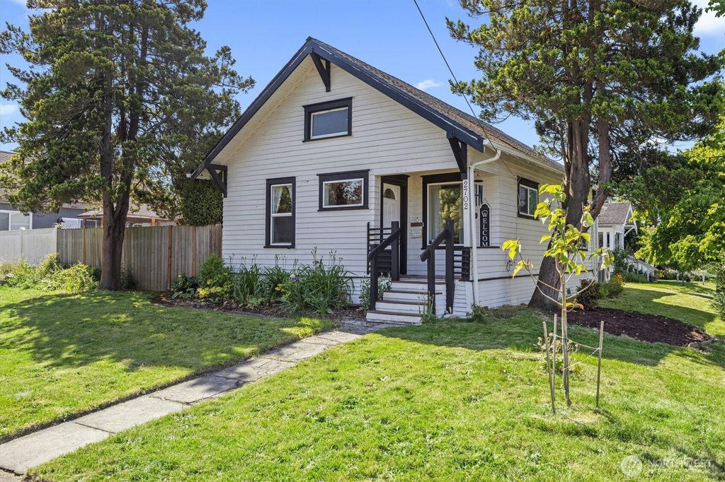 Photo of 2702 16th Street, Everett, WA 98201 (MLS # 2388685)