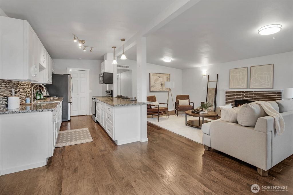 Photo of 616 S 318th Place, Federal Way, WA 98003 (MLS # 2511419)