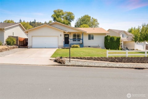 Photo of 148 Greystone Road, Kalama, WA 98625 (MLS # 2570890)