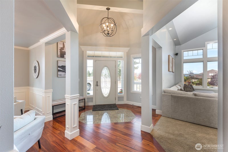 1208 Rook Drive