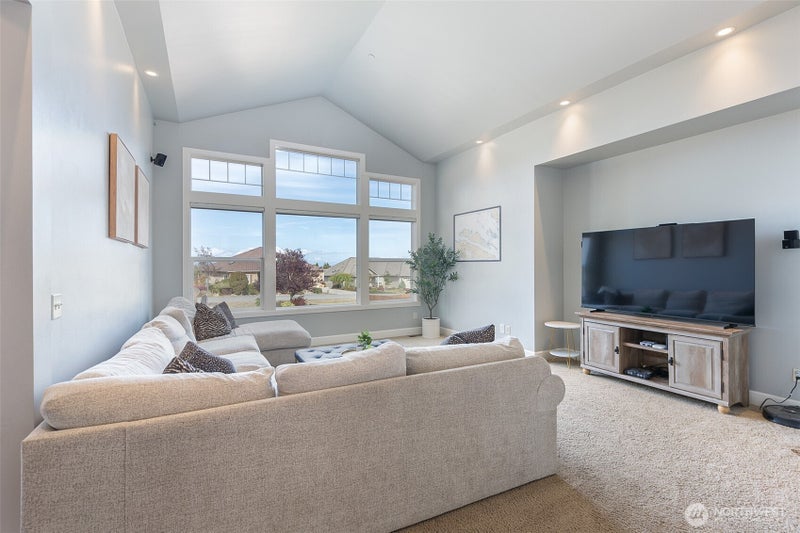 1208 Rook Drive