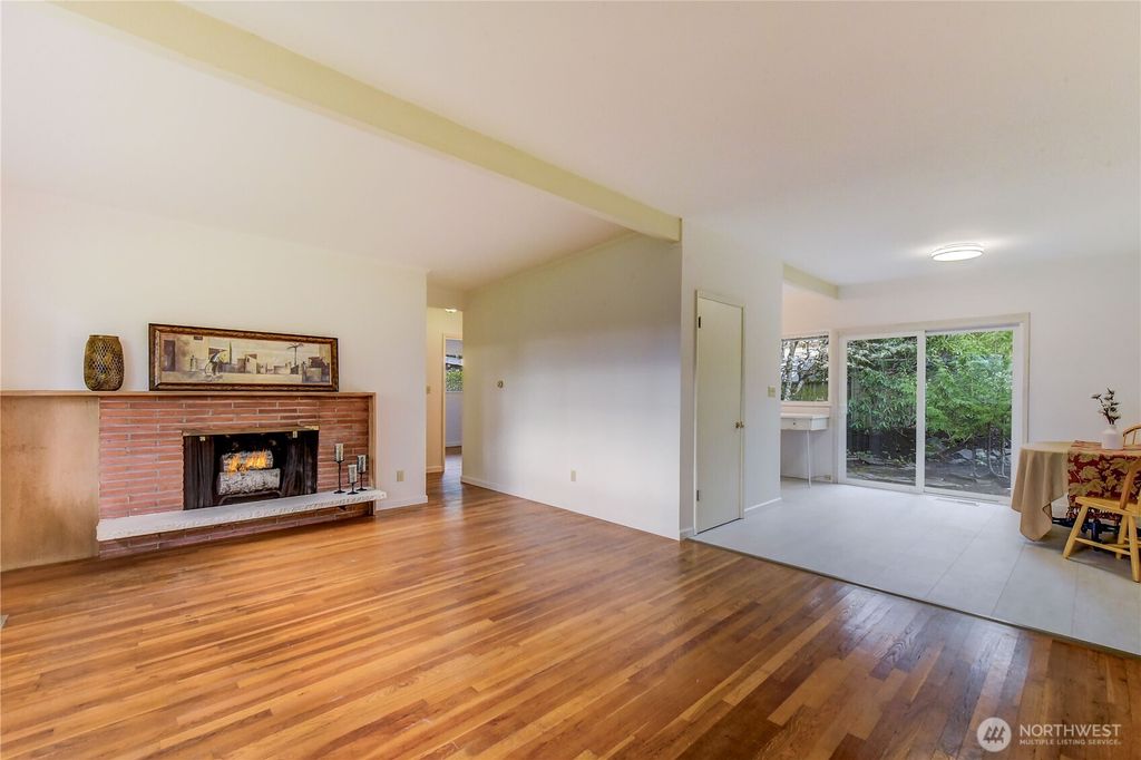 Photo of 16217 Lake Hills Boulevard, Bellevue, WA 98008 (MLS # 2471570)