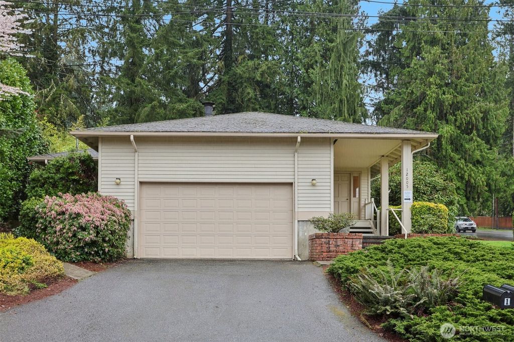 Photo of 12005 NE 83rd Street, Kirkland, WA 98033 (MLS # 2505906)