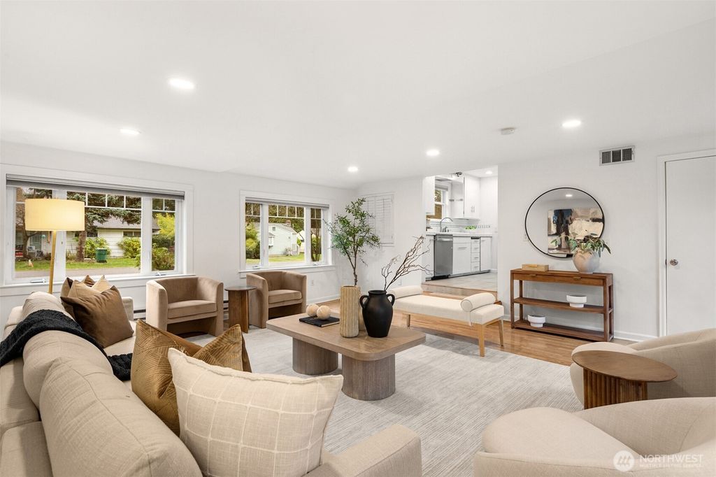 Photo of 14021 27th Avenue NE, Seattle, WA 98125 (MLS # 2456982)