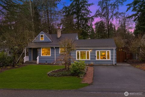 Photo of 14021 27th Avenue NE, Seattle, WA 98125 (MLS # 2456982)