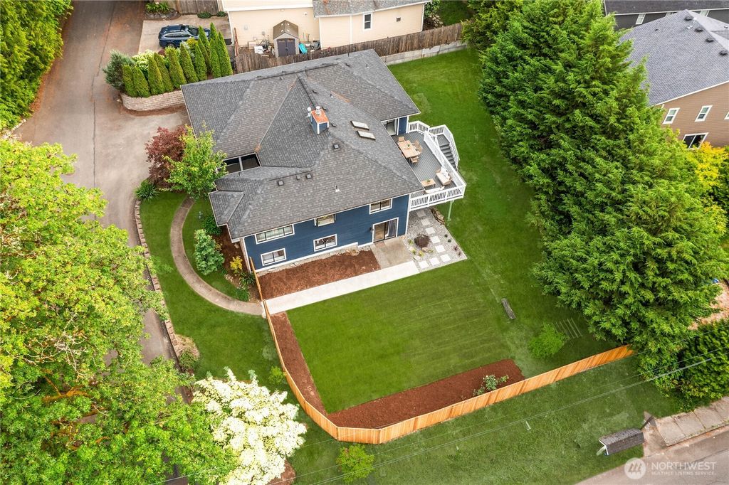 Photo of 8227 NE 166th Street, Kenmore, WA 98028 (MLS # 2531685)