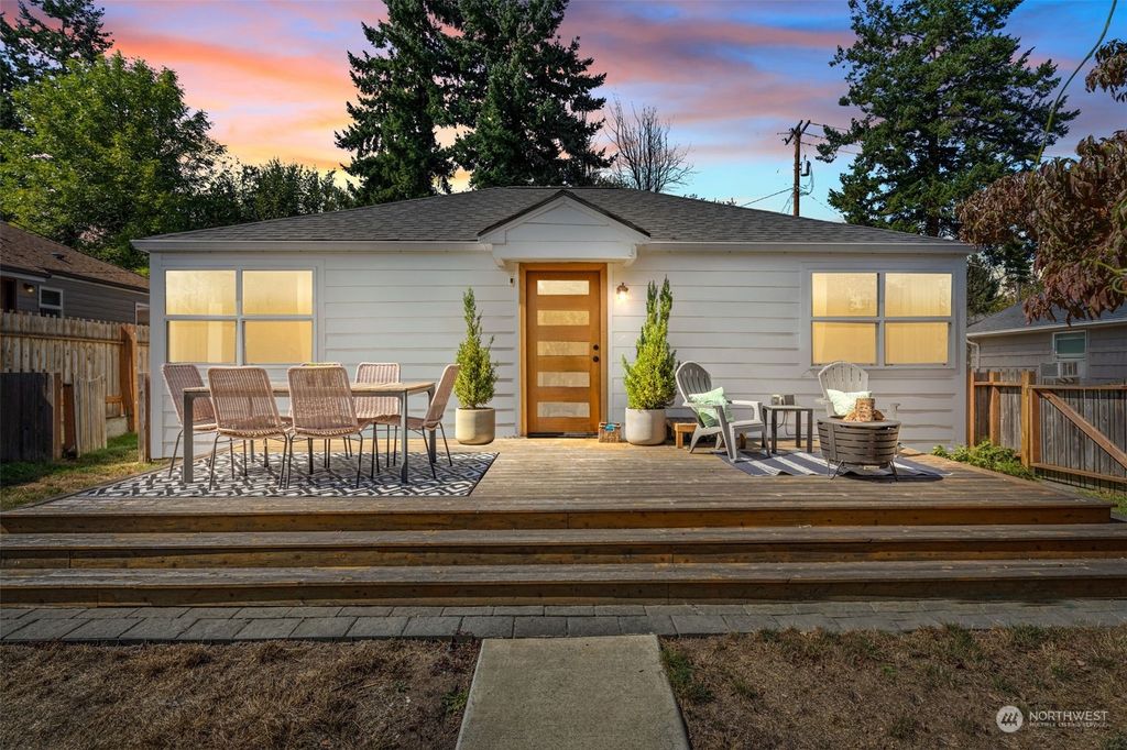 Photo of 7911 18th Avenue SW, Seattle, WA 98106 (MLS # 2156607)