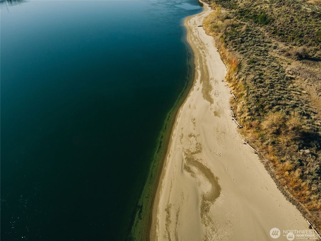 Photo of 375 Ravenwing Lane, Malaga, WA 98828 (MLS # 2501281)