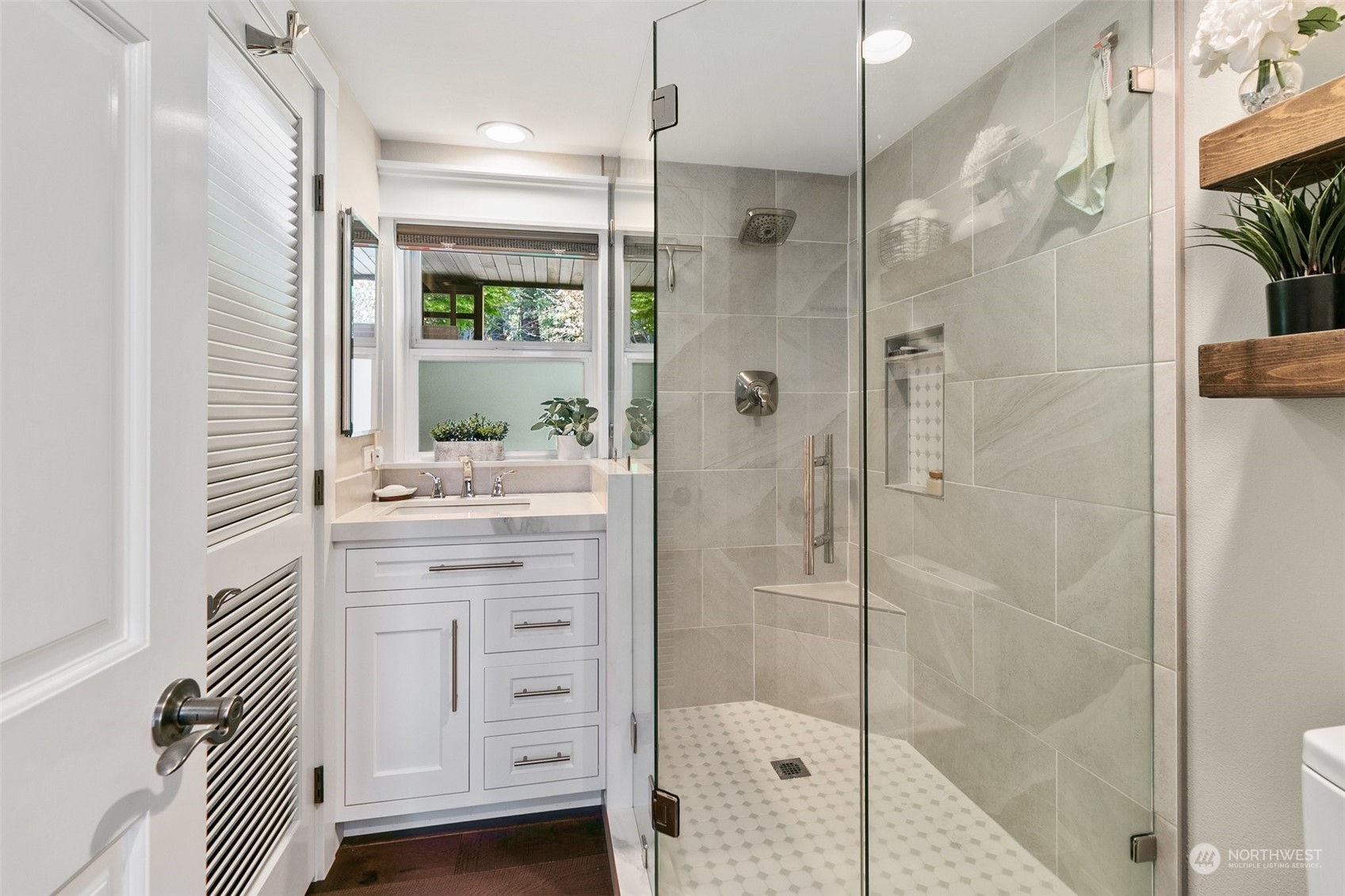 Eatonville, Washington, 98328, United States, 3 Bedrooms Bedrooms, ,4 BathroomsBathrooms,Residential,Pending,1702293