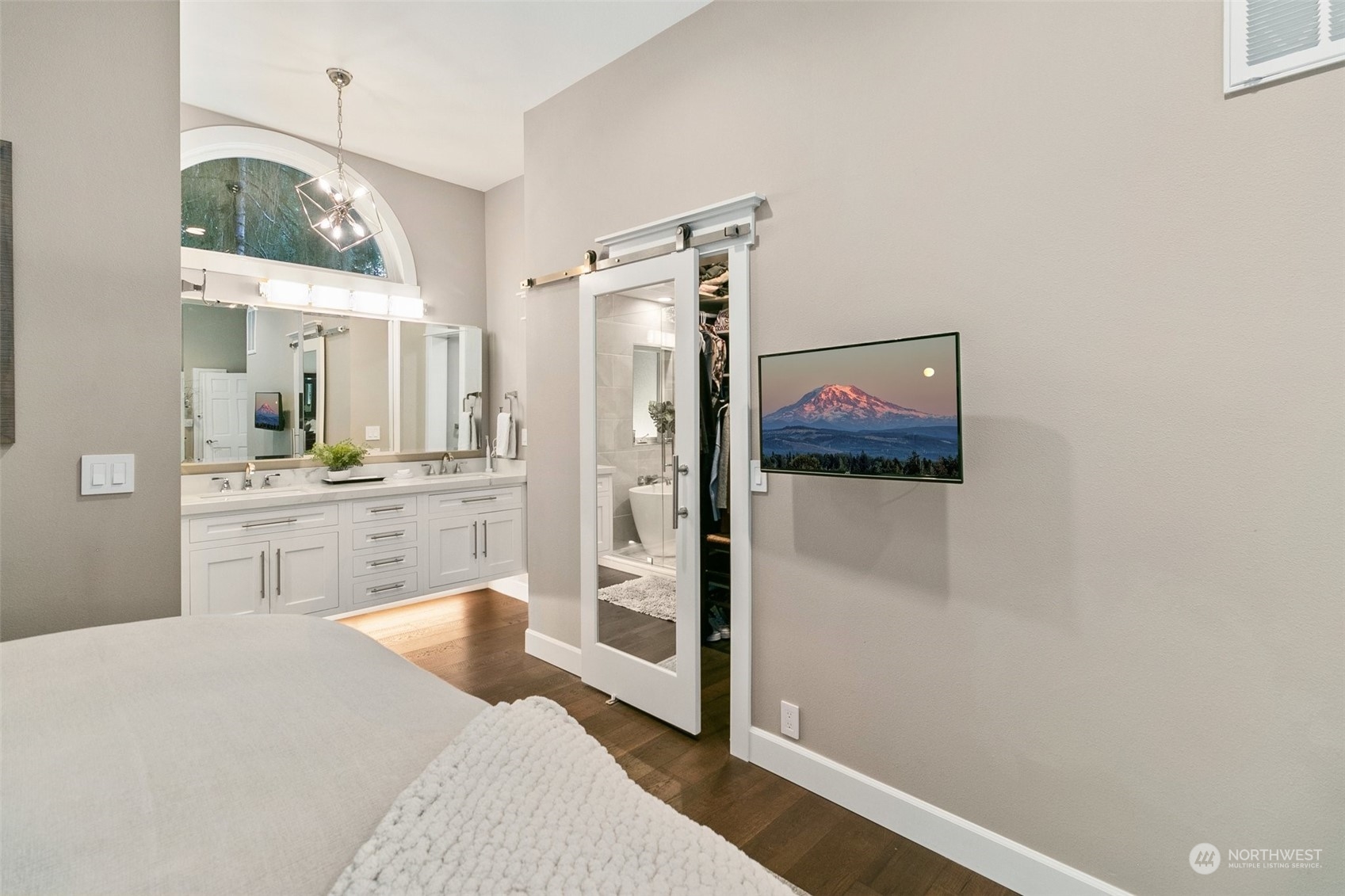 Eatonville, Washington, 98328, United States, 3 Bedrooms Bedrooms, ,4 BathroomsBathrooms,Residential,Pending,1702293
