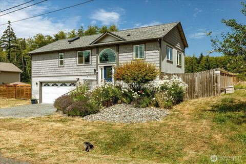 Photo of 1243 Russell Drive, Coupeville, WA 98239 (MLS # 2559160)