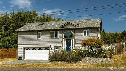 Photo of 1243 Russell Drive, Coupeville, WA 98239 (MLS # 2559160)