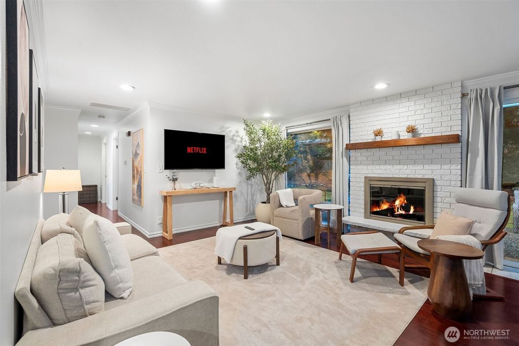 Photo of 9024 171st Avenue NE, Redmond, WA 98052 (MLS # 2490558)