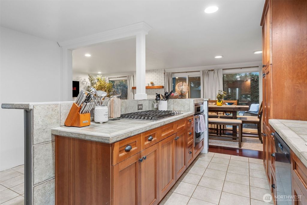 Photo of 9024 171st Avenue NE, Redmond, WA 98052 (MLS # 2490558)