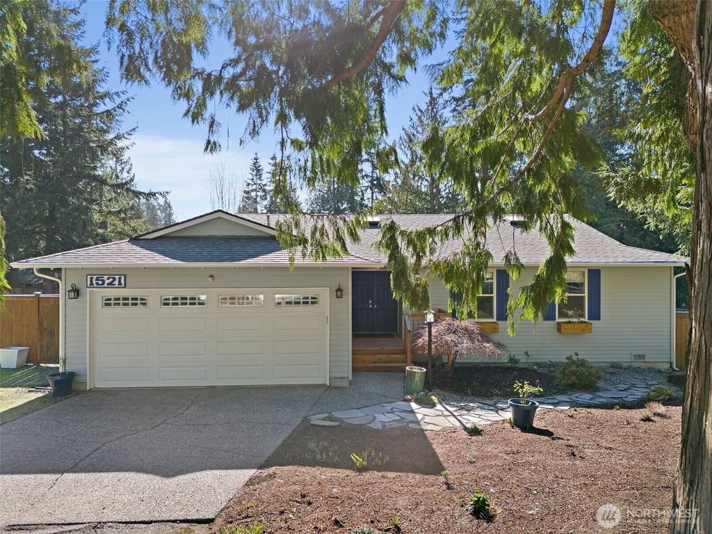 Photo of 1521 SW 306th Street, Federal Way, WA 98023 (MLS # 2339747)