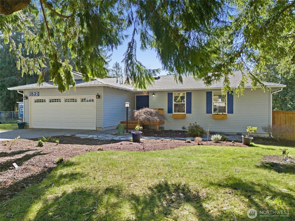 Photo of 1521 SW 306th Street, Federal Way, WA 98023 (MLS # 2339747)