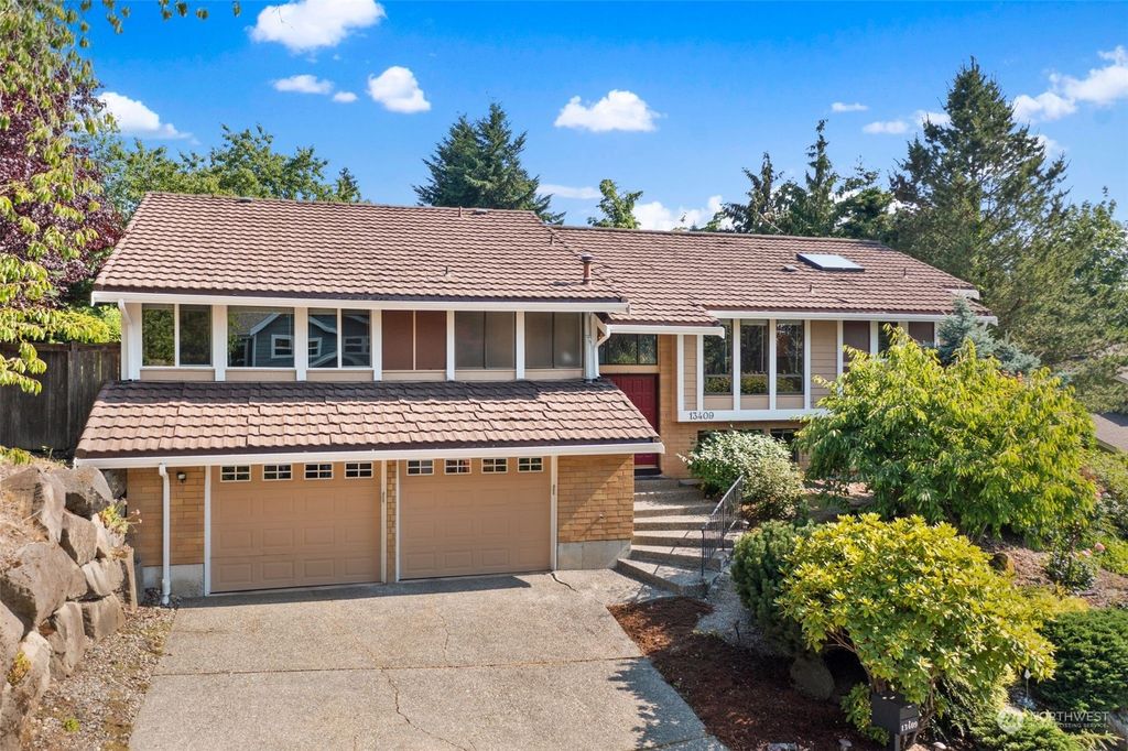 Photo of 13409 SE 52nd Street, Bellevue, WA 98006 (MLS # 2135563)