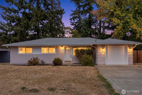 Photo of 16458 NE 17th Place, Bellevue, WA 98008 (MLS # 2584422)
