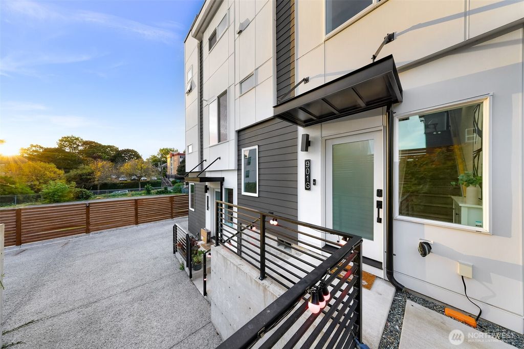 Photo of 901 28th Avenue S #G, Seattle, WA 98144 (MLS # 2428198)
