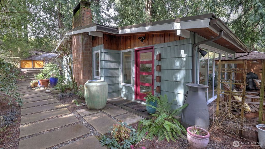 Photo of 14452 196th Avenue SE, Renton, WA 98059 (MLS # 2335542)