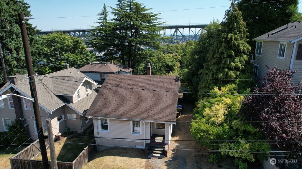 Photo of 2728 Nob Hill Avenue N, Seattle, WA 98109 (MLS # 2151541)