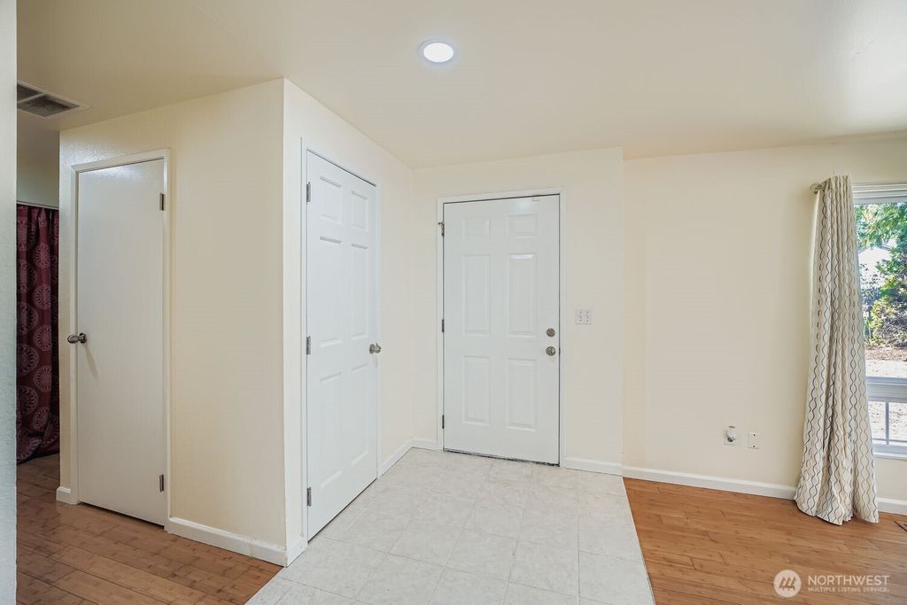 Photo of 26854 Downing Avenue, Kent, WA 98032 (MLS # 2454417)